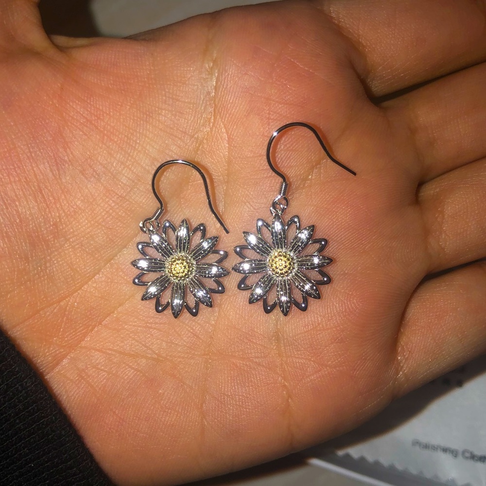 LUHE jewelers - sunflower earrings